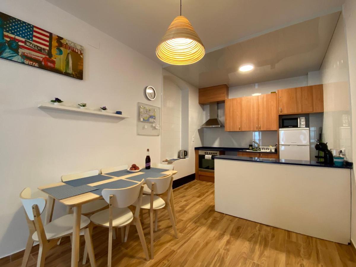 Apartments Sant Lluis Center, 2 Min Walk From The Sea Lloret de Mar Ngoại thất bức ảnh