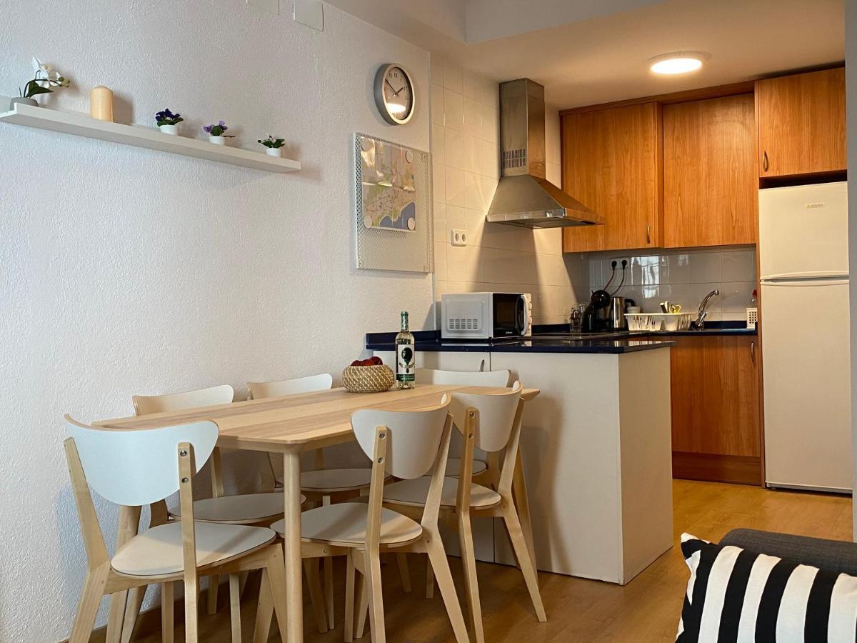 Apartments Sant Lluis Center, 2 Min Walk From The Sea Lloret de Mar Ngoại thất bức ảnh