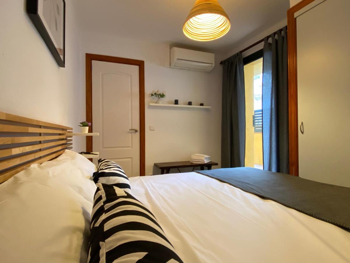 Apartments Sant Lluis Center, 2 Min Walk From The Sea Lloret de Mar Ngoại thất bức ảnh