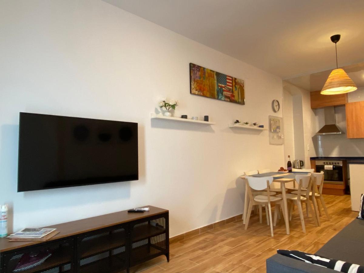 Apartments Sant Lluis Center, 2 Min Walk From The Sea Lloret de Mar Ngoại thất bức ảnh