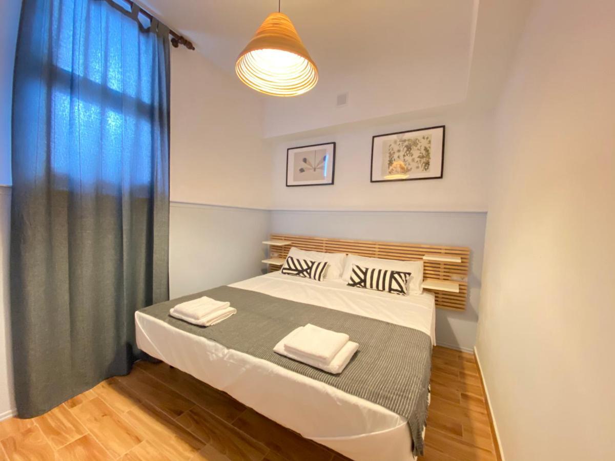 Apartments Sant Lluis Center, 2 Min Walk From The Sea Lloret de Mar Ngoại thất bức ảnh