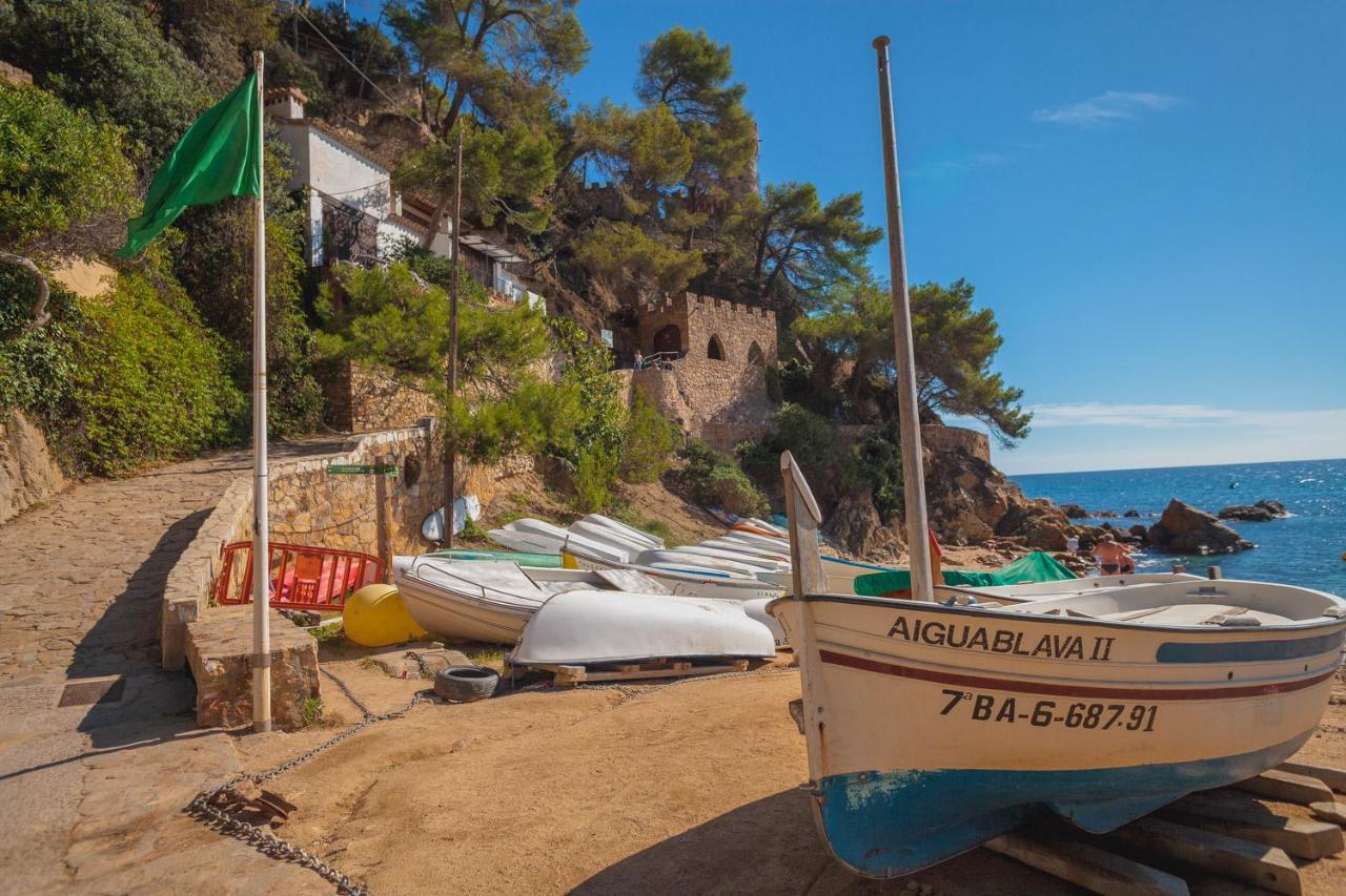 Apartments Sant Lluis Center, 2 Min Walk From The Sea Lloret de Mar Ngoại thất bức ảnh